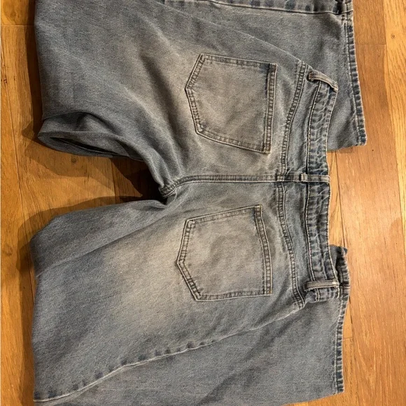 Edikted size small wide leg faded jeans - Picture 3 of 3